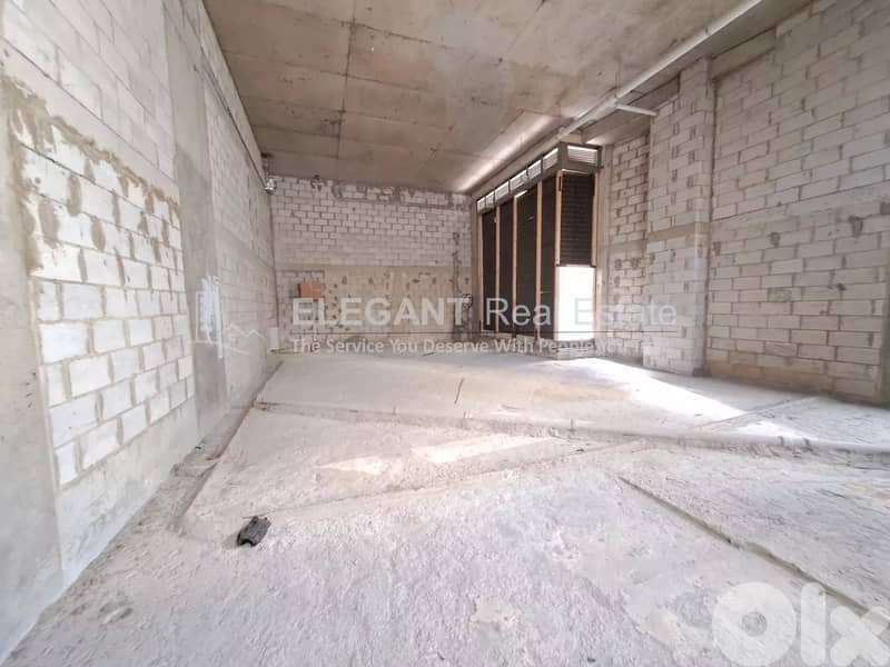 Huge Showroom | Prime Location | High End Finishing 0