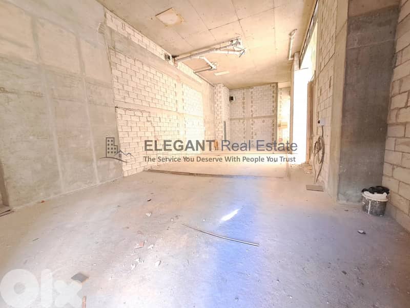 Huge Showroom | Prime Location | High End Finishing 0