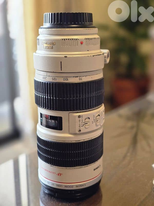 in good condition/ Canon EF 70-200mm f/2.8L USM 3