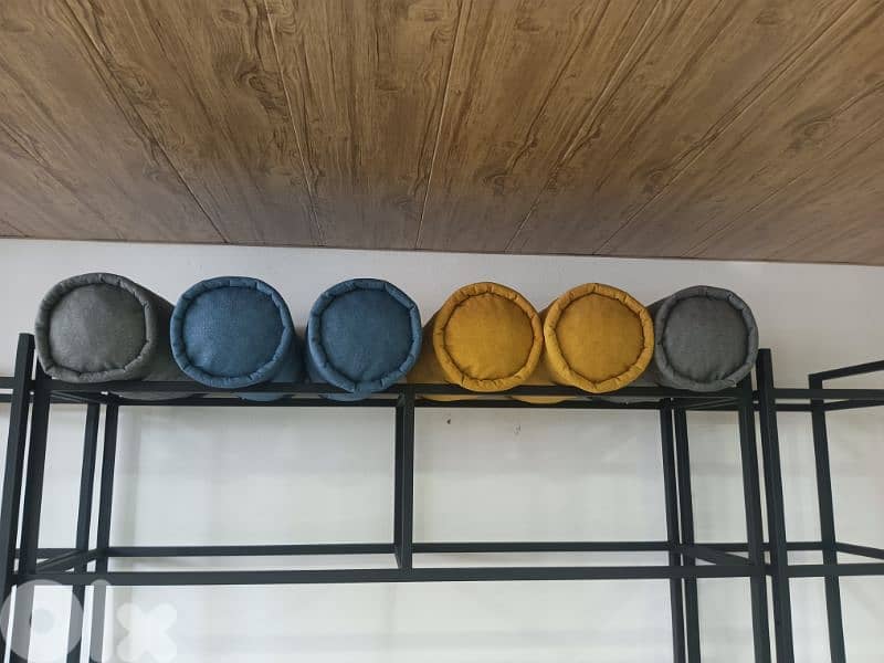 تكاية اسطوانية 0