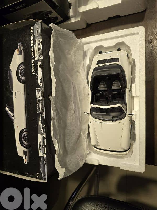 1:18 Porsche Carrera Cabriolet 1983 1