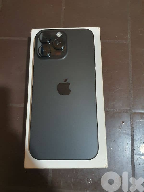 iphone 16 pro max 256 gb Esim locked 3