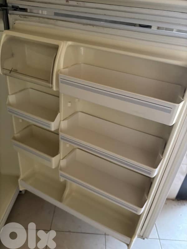 Refrigerator Maytag 36 inches 4
