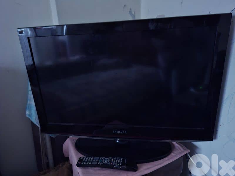samsung tv 32" LCD 0