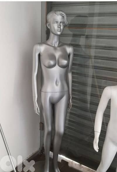 مانوكان رجالي ونسائي من ايطاليا ما في منهم بلبنان سعر الواحد