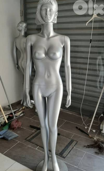 مانوكان رجالي ونسائي من ايطاليا ما في منهم بلبنان سعر الواحد