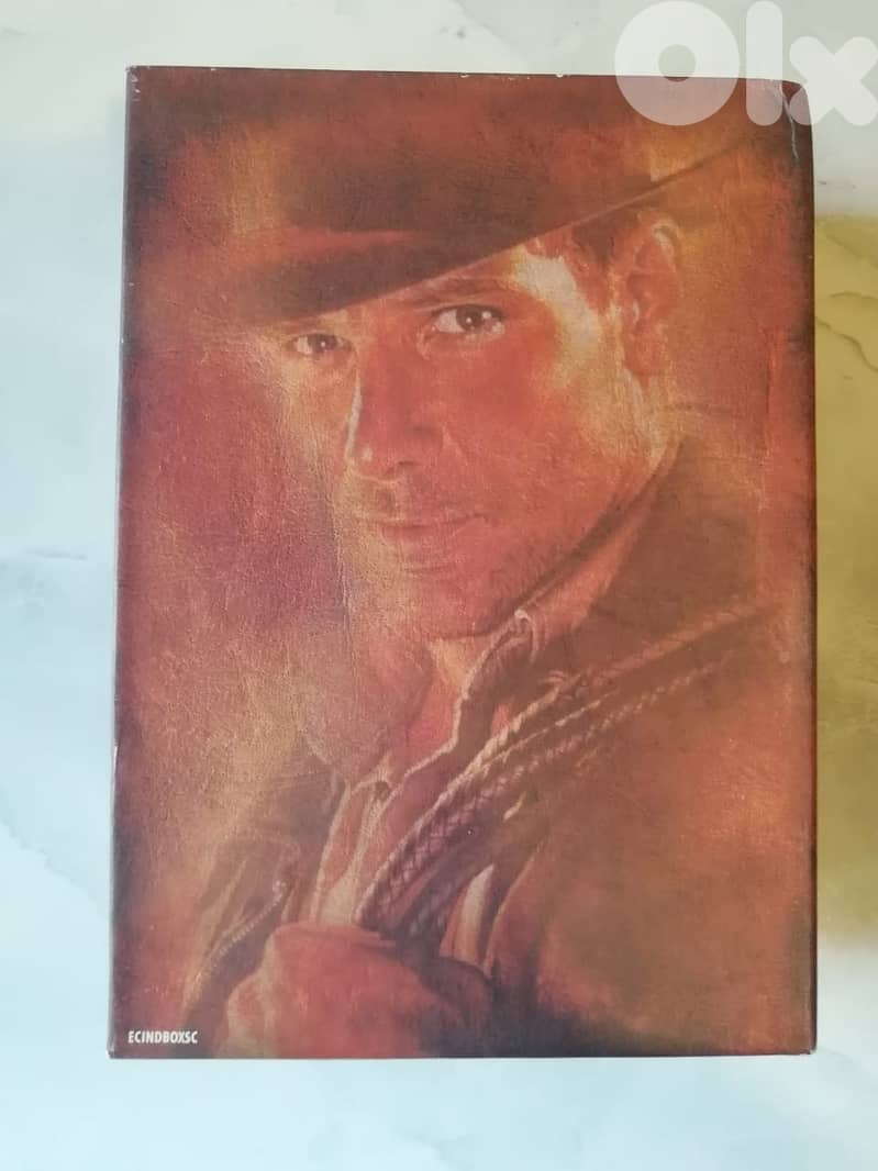 Indiana Jones 3 movies plus bonus disc in a 4 DVDS box set 3