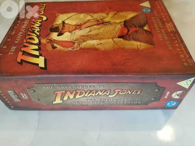 Indiana Jones 3 movies plus bonus disc in a 4 DVDS box set 4