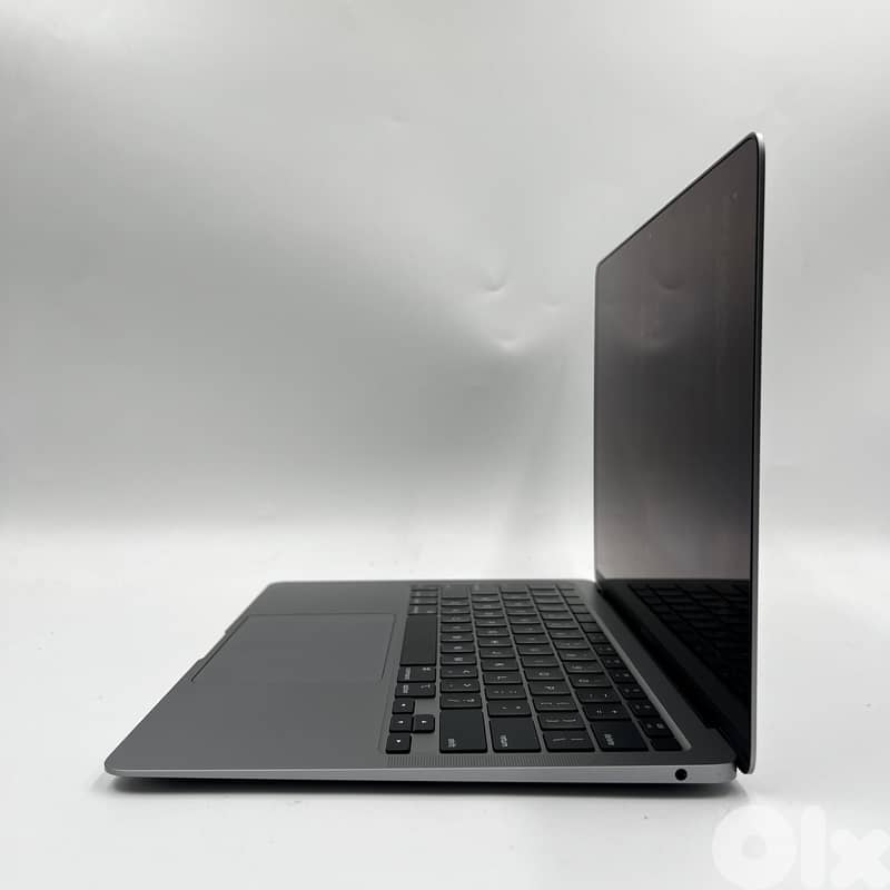 5373-Used Laptop Apple Macbook  Air 2020 4