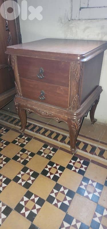 Vintage Bedroom - Solid Carved Wood 6