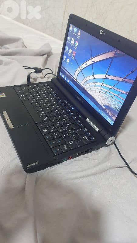 Lenovo S10e mini laptop 1