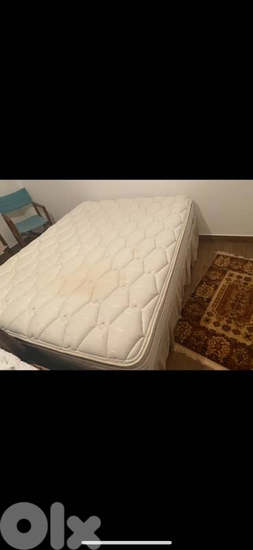 Queen Bed Base + Mattress 0