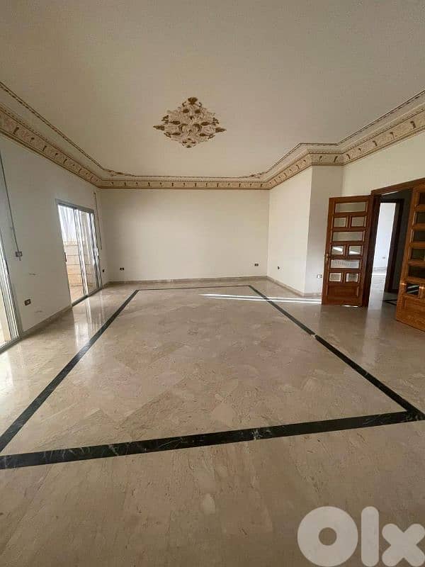 320sqm apartment for rent in Rawda 0