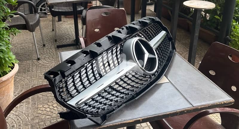 Mercedes front grill/calendar 1