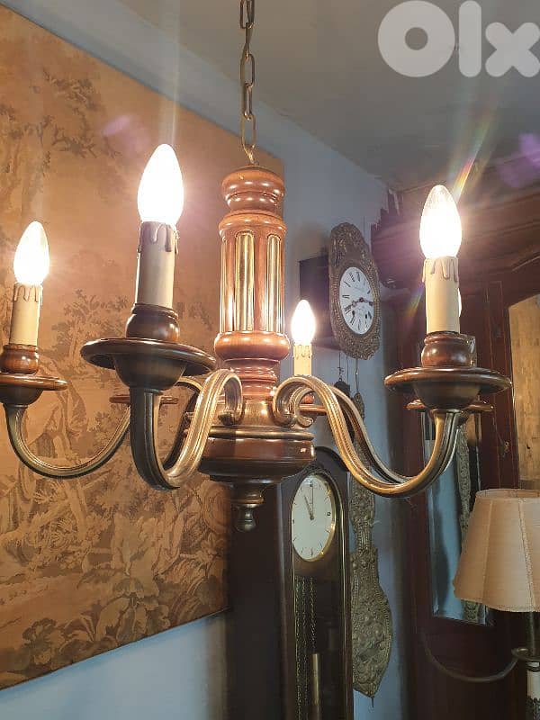 wood and bronze chandelier 1