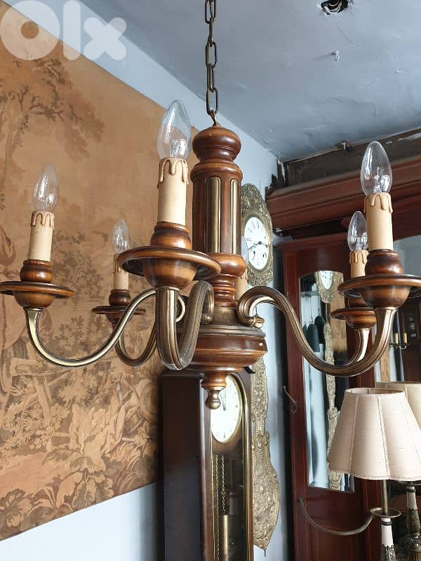 wood and bronze chandelier 3