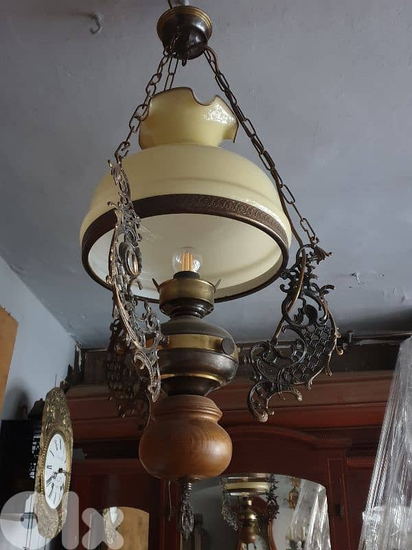 opaline chandelier 3