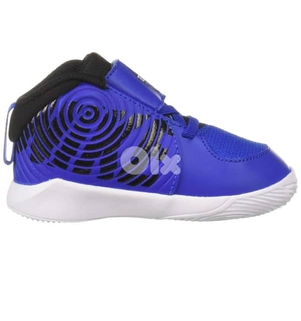 Nike Team Hustle D 9 Sneakers 1