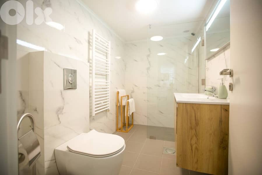 Furnished 3-Bedroom Apartment in Achrafieh -شقة مفروشة للإيجار 0