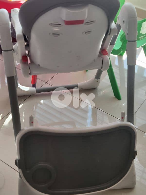 High Chair like new 0