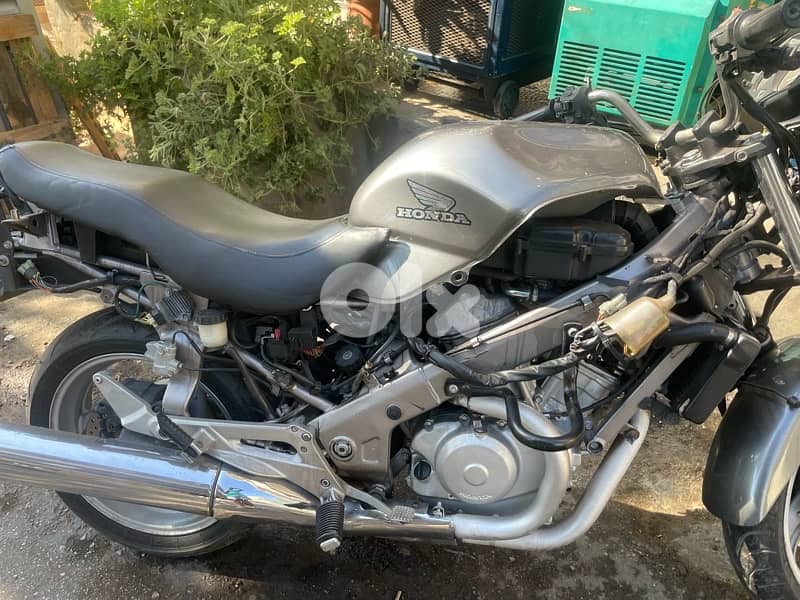 MOTORCYCLE HONDA MANTESSA 1