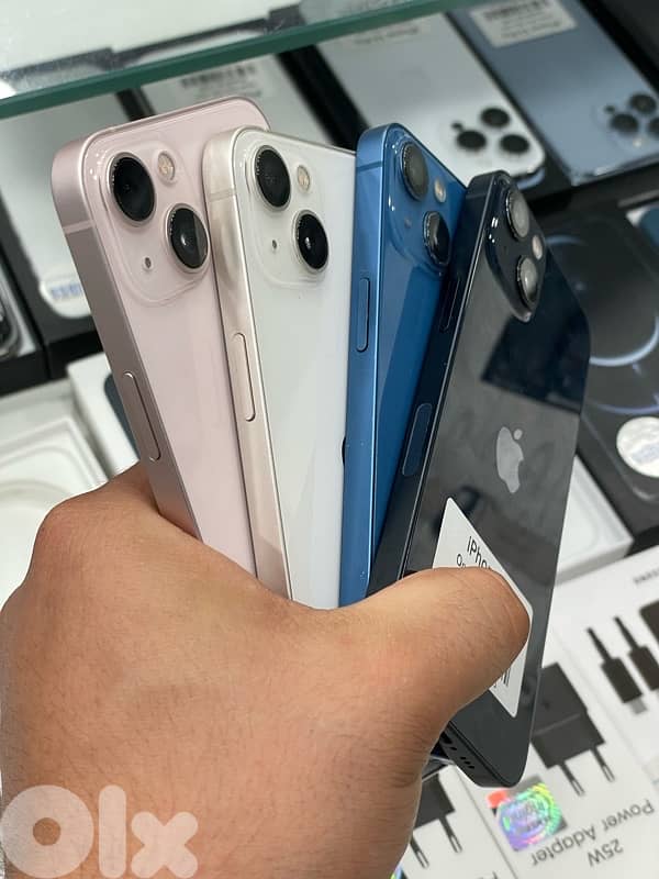 iPhone 13, 128GB like new, super clean waterproof 1