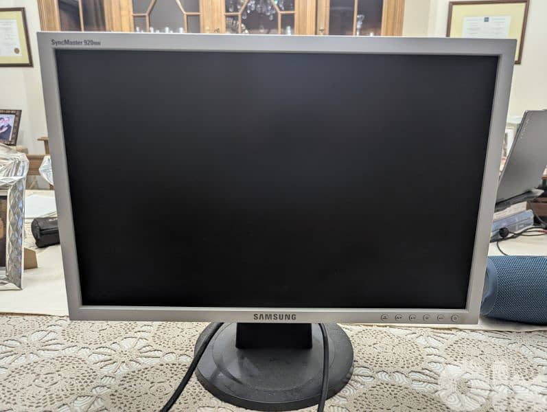 Samsung SyncMaster 920NW 19 Inches 0