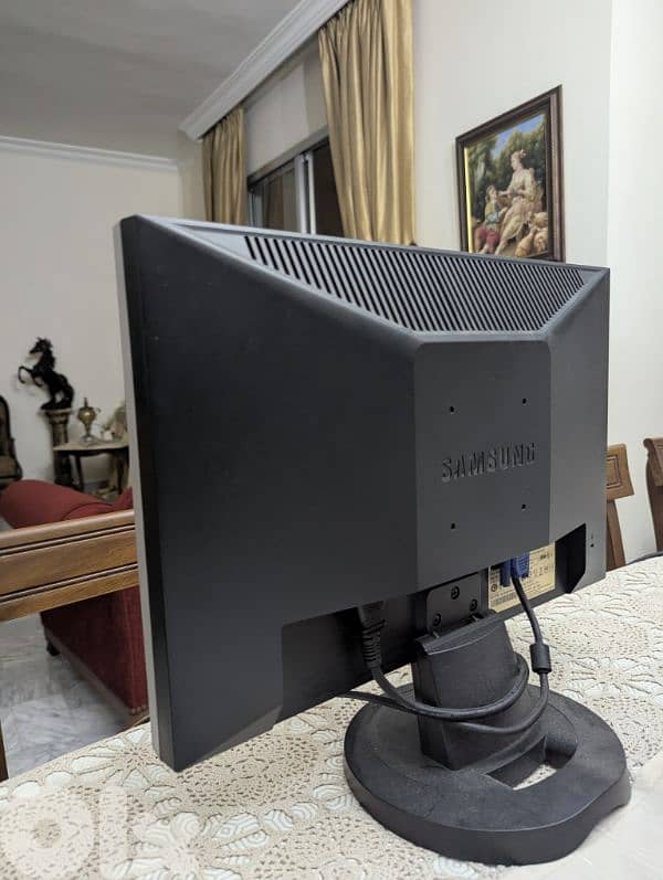 Samsung SyncMaster 920NW 19 Inches 1