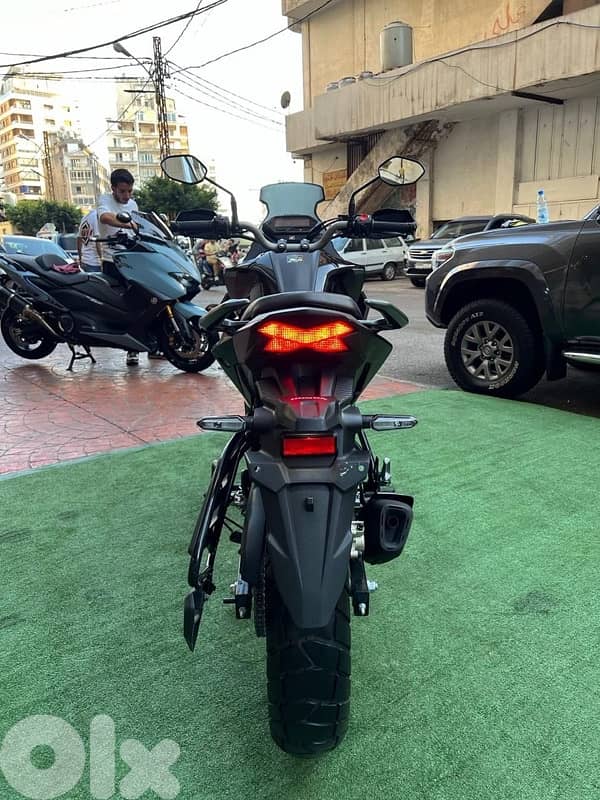 Honda CB 200 zx 2025 3