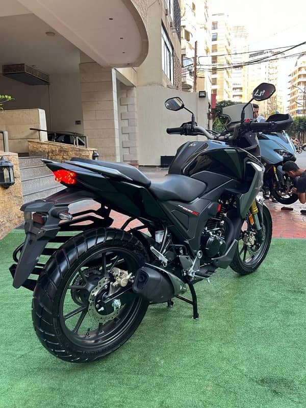 Honda CB 200 zx 2025 5