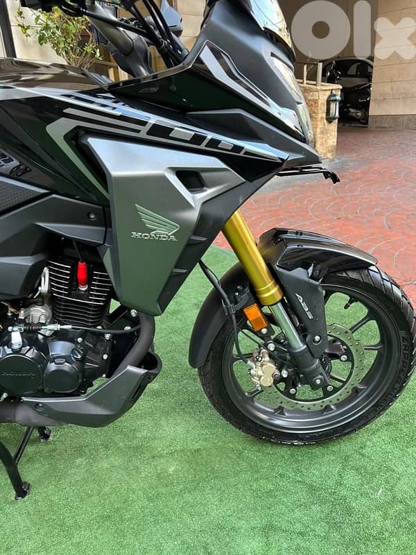 Honda CB 200 zx 2025 6