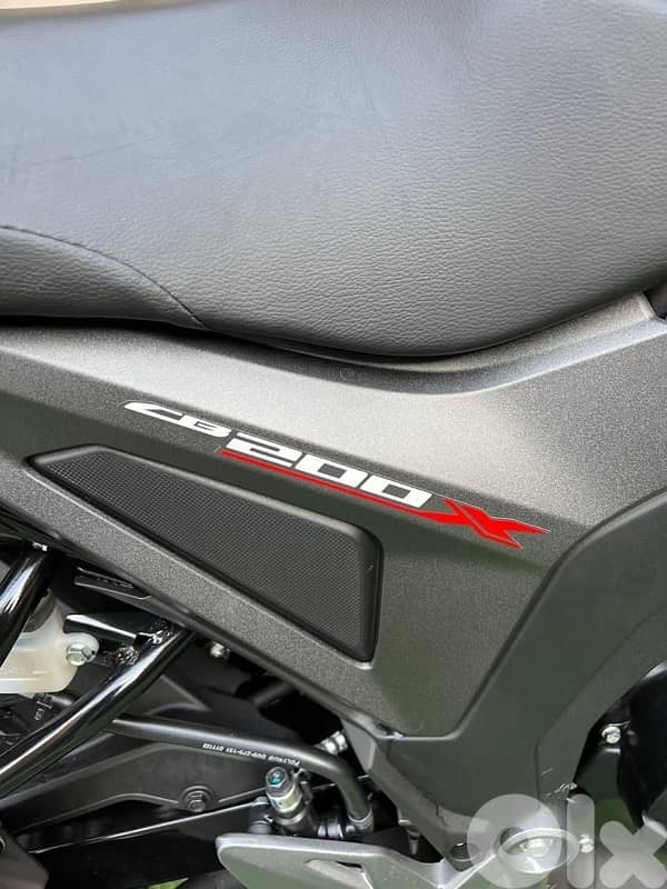 Honda CB 200 zx 2025 9