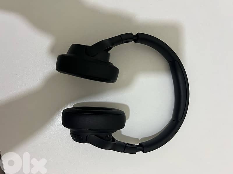 JBL Tune 720BT Over-Ear Wireless Headphones 1