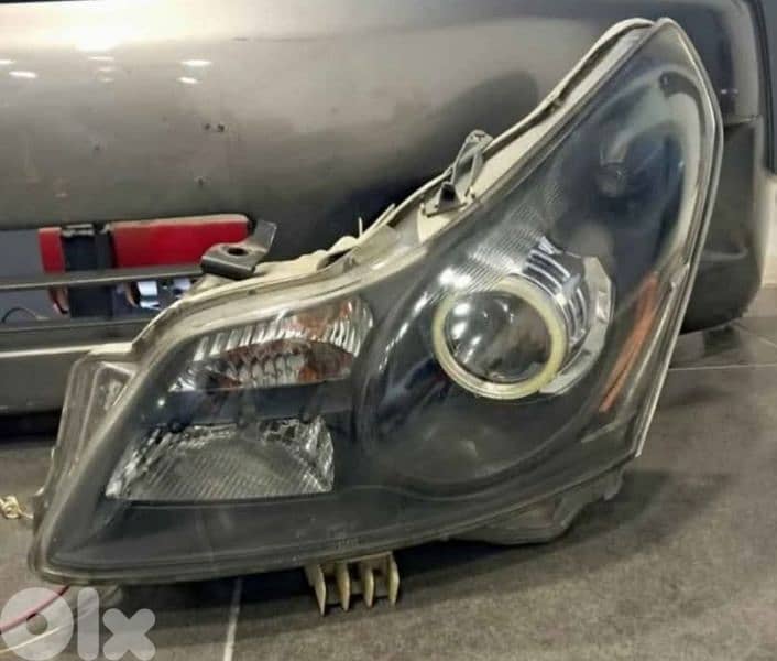 infiniti g37 Sedan bumper and front lights 1