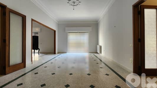 Apartment for Rent in Achrafieh شقة للإيجار في الأشرفية