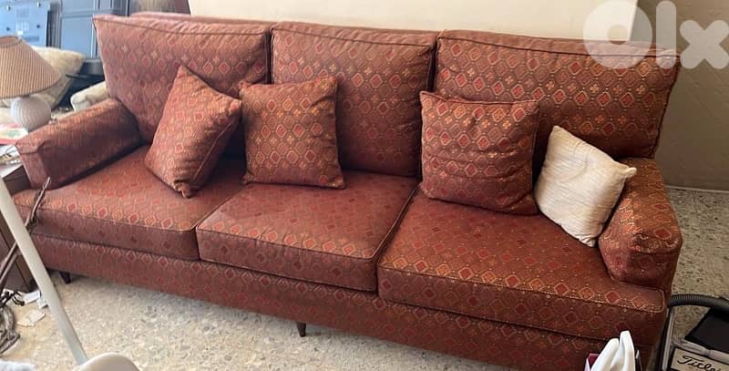 comfortable sofas chairs and tables 0