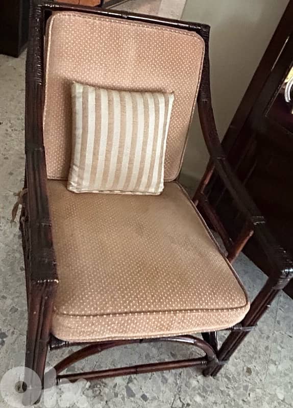comfortable sofas chairs and tables 5