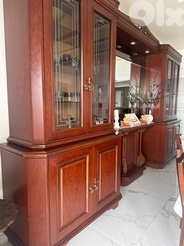 luxury dining room for sale! Excellent condition 6