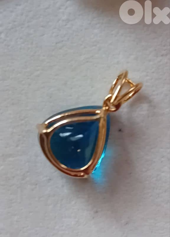 Gold pendant 2