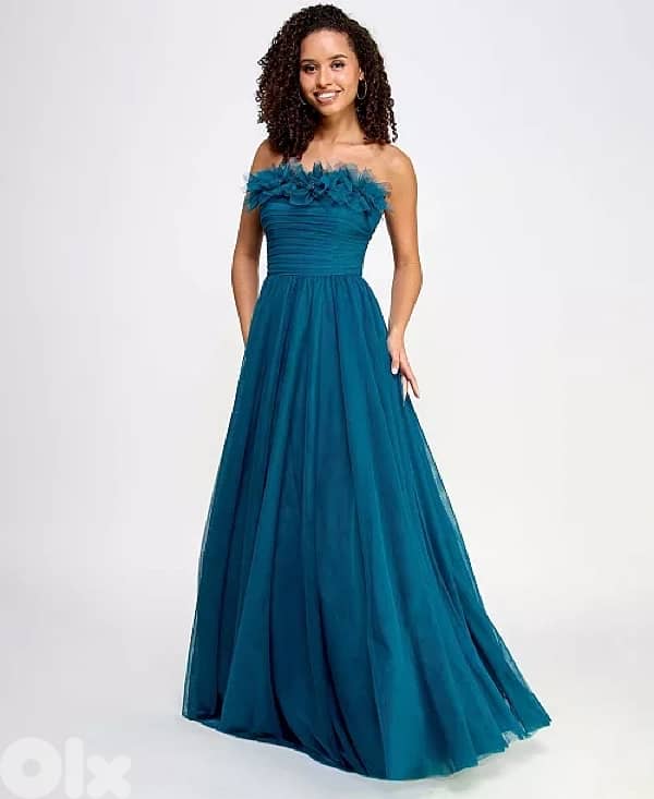Juniors' Flower-Neck Ruched Strapless Ballgown 0