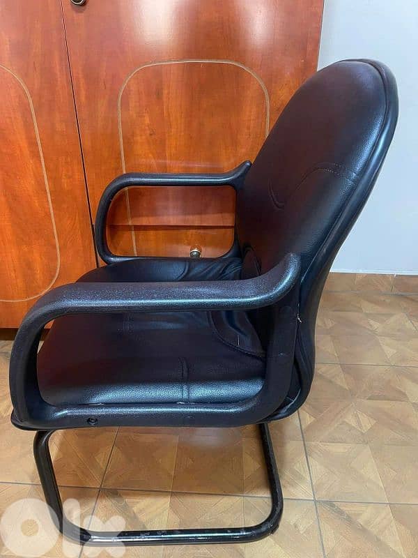 Chair black leather 1