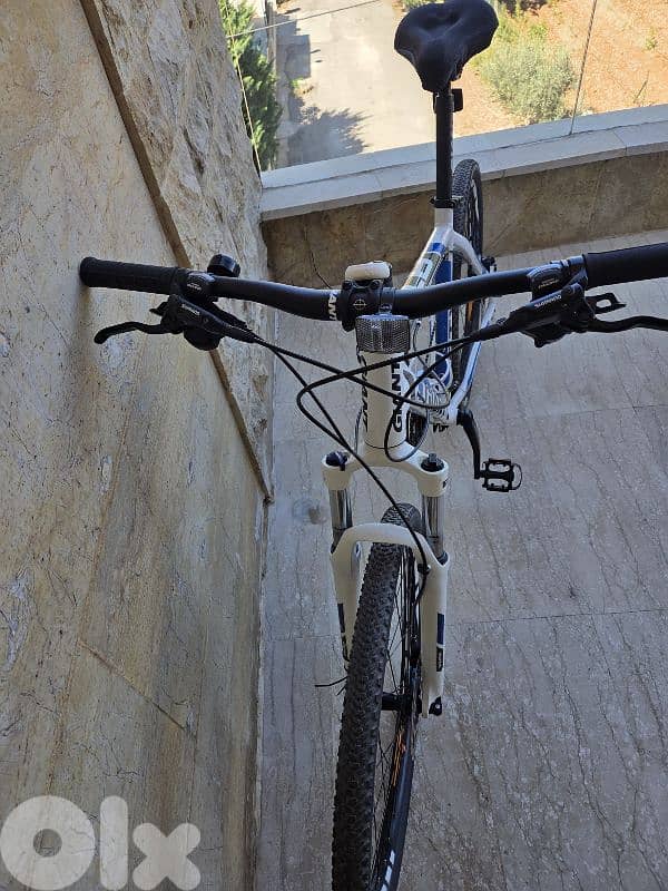Giant Mountain bike - Medium Size 6