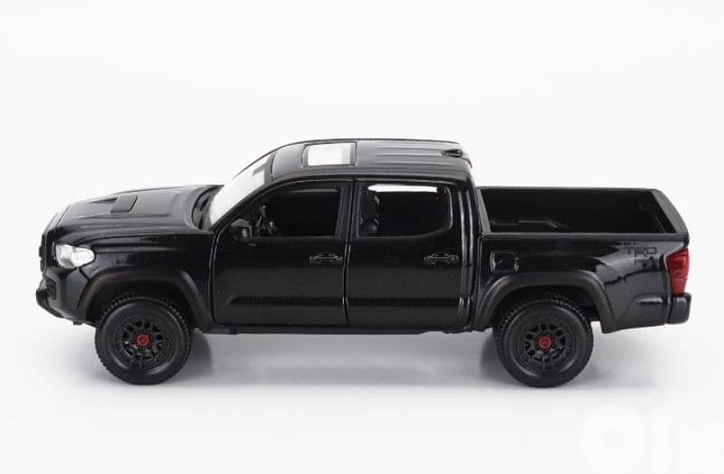 Toyota Tacoma (2023) diecast car model 1;24 1