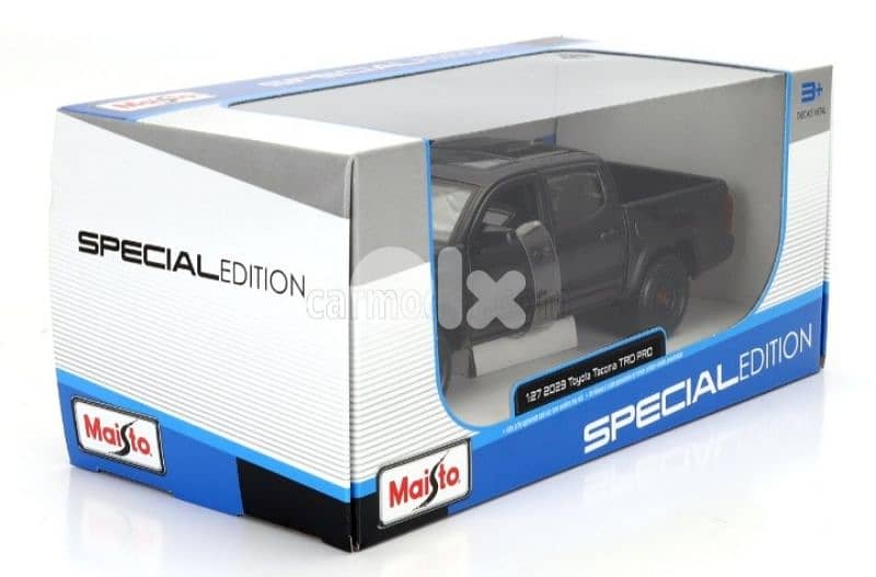Toyota Tacoma (2023) diecast car model 1;24 4