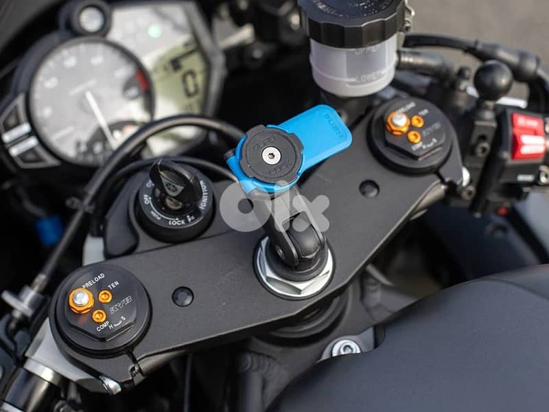 quad lock fork stem phone holder 1