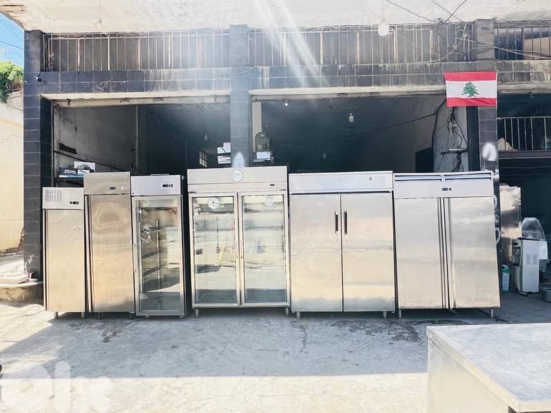 برادات واقفا واجها ستنلس وقزاز بابين وباب واحد 0