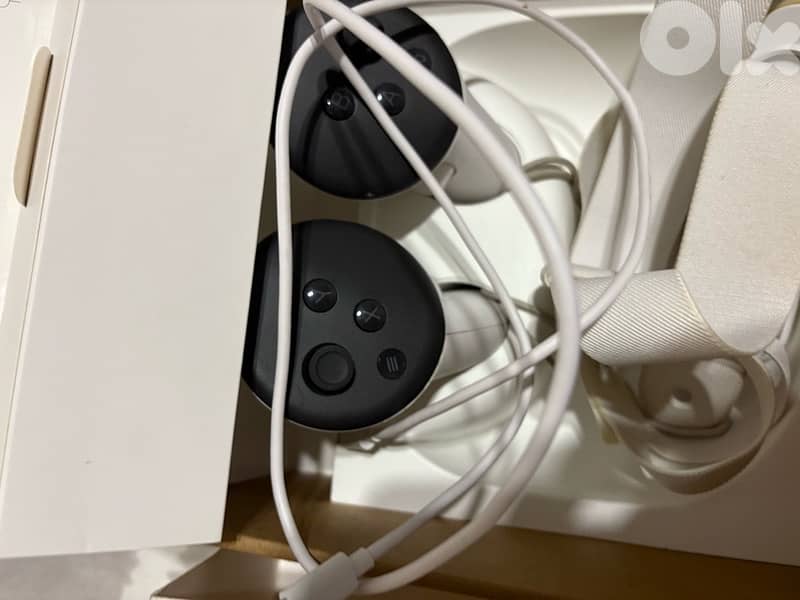 Oculus quest 3 mint condition (Message for price, or contact 81701888) 4