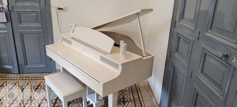 YAMAHA GRAND PIANO 2