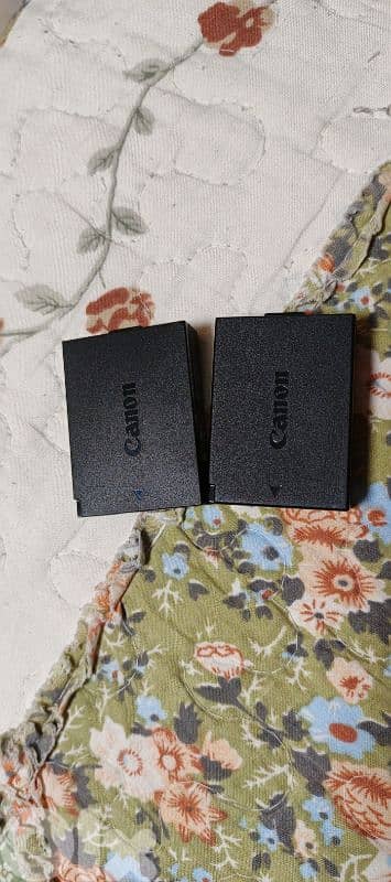 canon eos 4000D 6