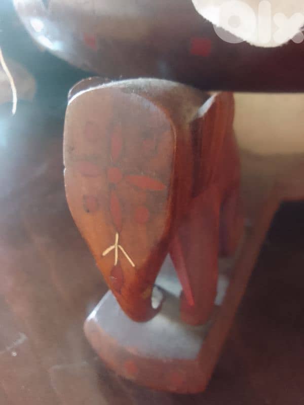 100 years old wooden plate with elephants 6